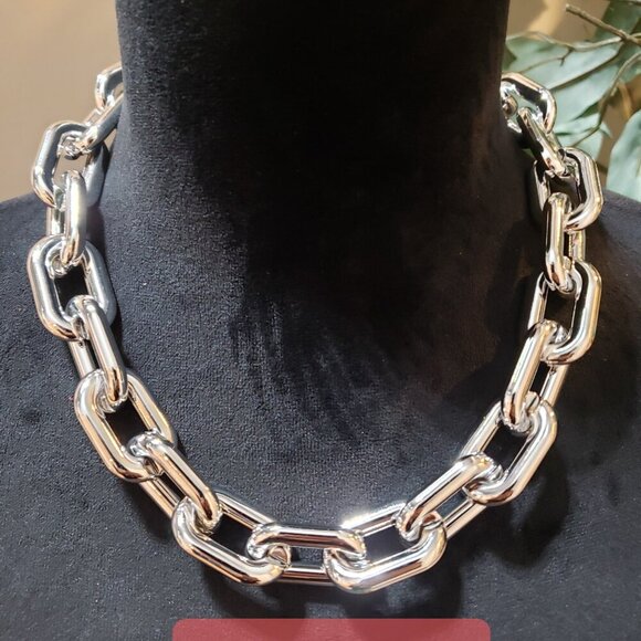 Chilly Bird Womens Silver Tone Bold Link Chain Lightweight Necklace with Lobster - Picture 7 of 7